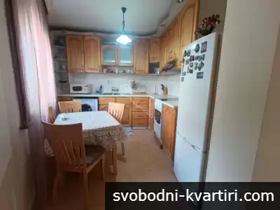 Имоти Търновград Ви предлагат двустаен апартамент под наем, разположен в централната част на града. Предлаганото жилище