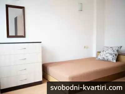 Тристаен апартамент в Центъра