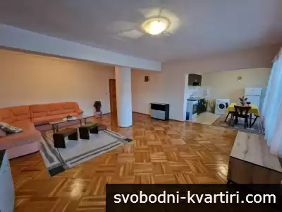 Тристаен апартамент под наем в широк център на град Благоевград
