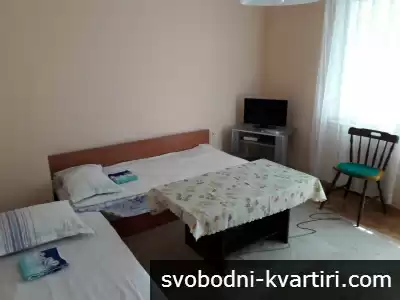 Нощувки в четиристаен апартамент в центъра на Варна