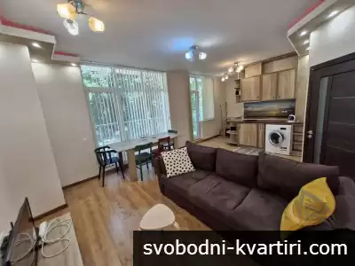 Център тристаен апартамент обзаведен #1749037191