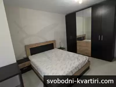 Дава се под наем двустаен апартамент в Червен Площад !