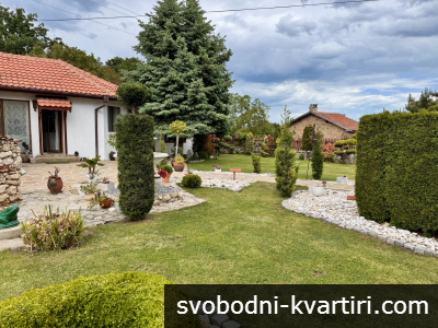Самостоятелен апартамент Casa Lilia с двор