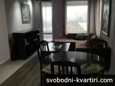 Тристаен апартамент в Славейков