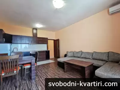 Тристаен апартамент в Широк Център