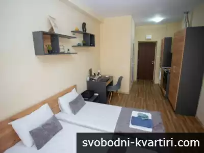 Предлага под наем НОВ , слънчев и просторен , луксозно обзаведен, едностаен  апартамент в кв.Бузлуджа.