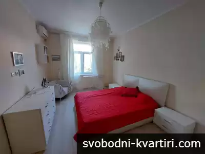 Тристаен апартамент в Центъра на Бургас