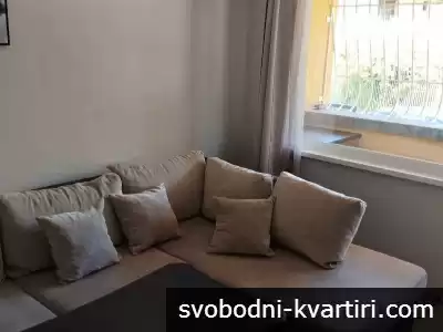 Двустаен апартамент под наем в ж.к. Горна баня