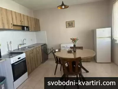 Тристаен апартамент в Широк център