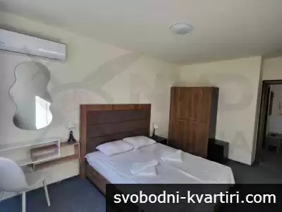 Дава се под наем двустаен апартамент в Св. Св, Константин и Елена!