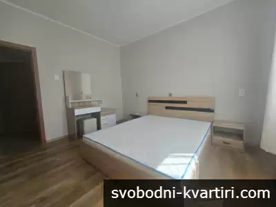 Газифициран тристаен център с паркомясто