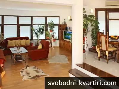 Кратък Наем (цена на вечер) - Многостаен апартамент с 3 спални близо до центъра на Пловдив!