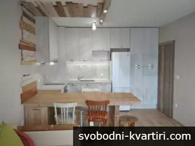 Дава се под наем тристаен апартамент в Левски!