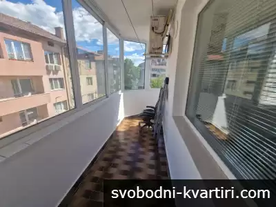 Тристаен апартамент под наем в широк център - в района на пазара, гр. Благоевград