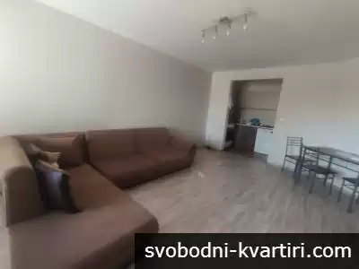 Давам под наем тристаен апартамент на Центъра