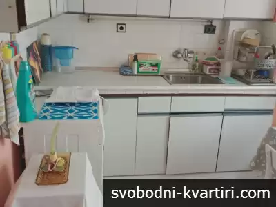 Голям апартамент до градската градина - център