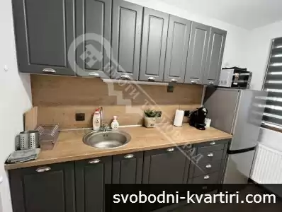 Четиристаен апартамент под наем в центъра