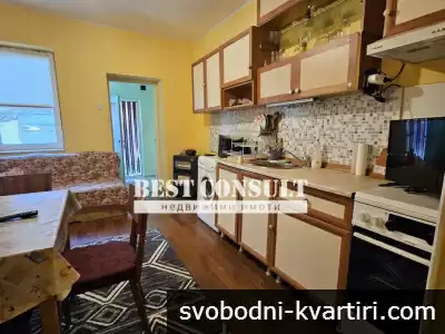 Обзаведена къща с двор, климатик - Земеделски колеж