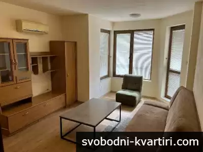 Двустаен апартамент под наем в Център