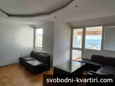 Тристаен, газифициран, с панорамна гледка.