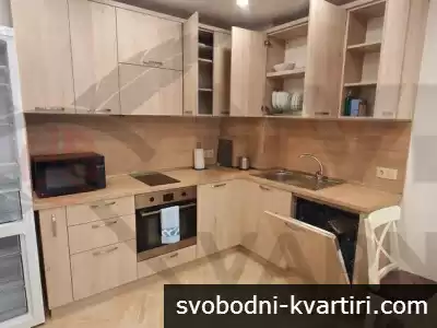 Дава се под наем двустаен апартамент в Св. Св. Константин и Елена!