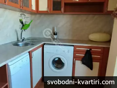 Тристаен апартамент в идеален център Тристаен апартамент в идеален център