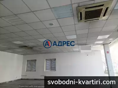 Партерно търговско помещение в централната зона на