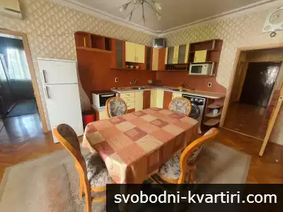 Ремонтиран обзаведен апартамент в идеален център на Велико Търново