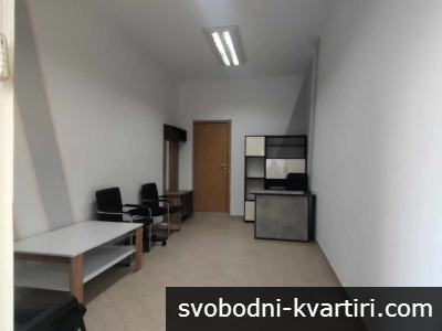 Давам под наем помещение партерно под нова кооперация в квартал Кючук Париж срещу КАМЕЛА-подходящо за офис,магазин,студи