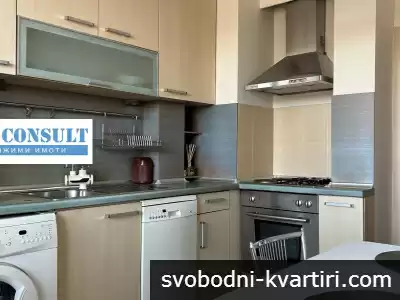 Отличен двустаен обзаведен,  климатик - Топ център