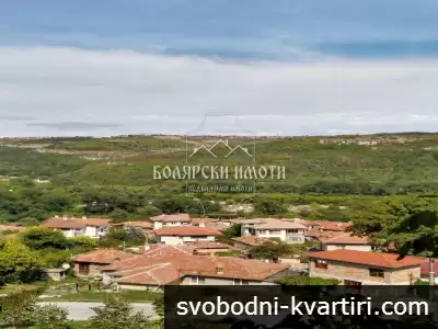Просторен тристаен до Ректората