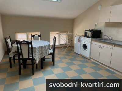 Двустаен, уютен апартамент в Каменица!