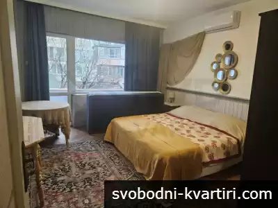 Дава се под наем двустаен апартамент в Център!