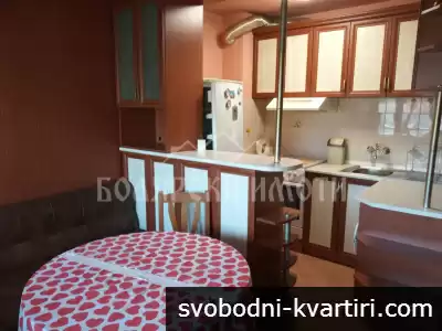 Двустаен в Широк Център