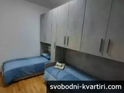 817 Тристаен апартамент Център