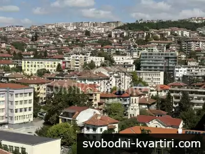 Просторен апартамент с 3 спални до парк Дружба