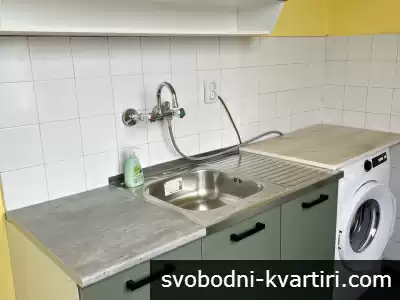 Тристаен с красива гледка