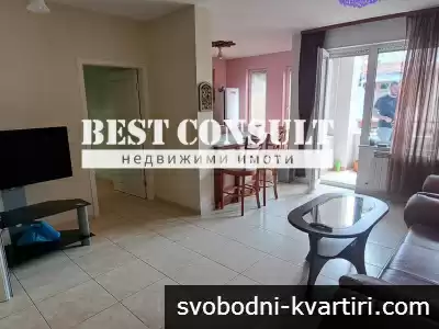Отличен, тристаен, климатици - Център, зад Общината