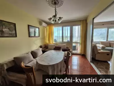 Дава се под наем четиристаен апартамент в Спортна Зала!