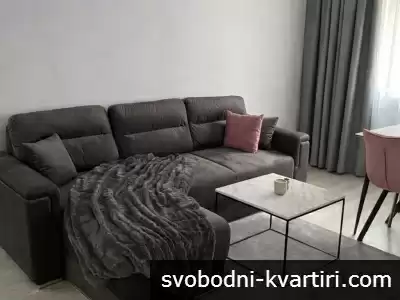 Двустаен, под наем, Лагера