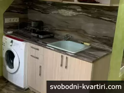 ✅Дава таванска стая,Център,Общината.Климатик.
