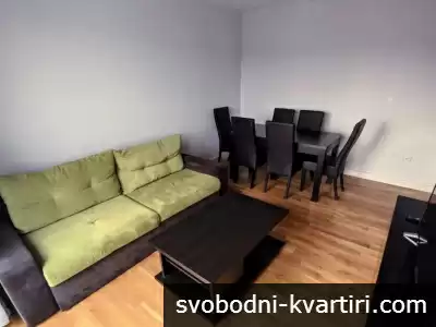 988 Тристаен апартамент Младежки Хълм