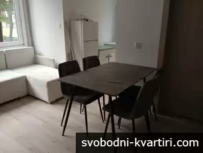 Даваме под наем двустаен апартамент в центъра на Пловдив