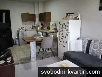 Двустаен Въстанически
