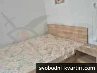 Дава се под наем тристаен апартамент в Център!
