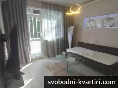 Дава се под наем стая в Базар Левски!