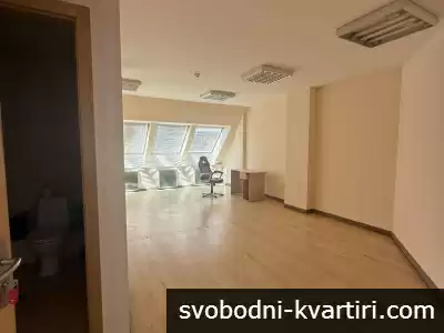 Офис под наем в Идеален център
