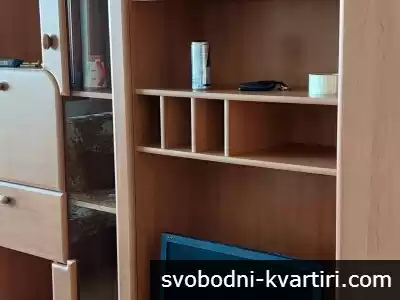 Тристаен обзаведен апартамент с южна тераса