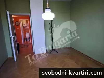 Етаж под наем с малък двор до Пети Корпус на ВТУ