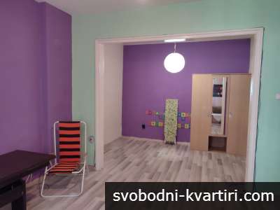 Гарсониера в център, полуобзаведена